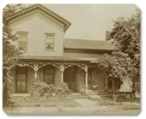 Virginia's birthplace: Glen Ellyn, Illinois
