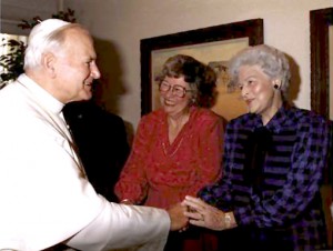 Pope John Paul II and Virginia Piper (right), September 1987